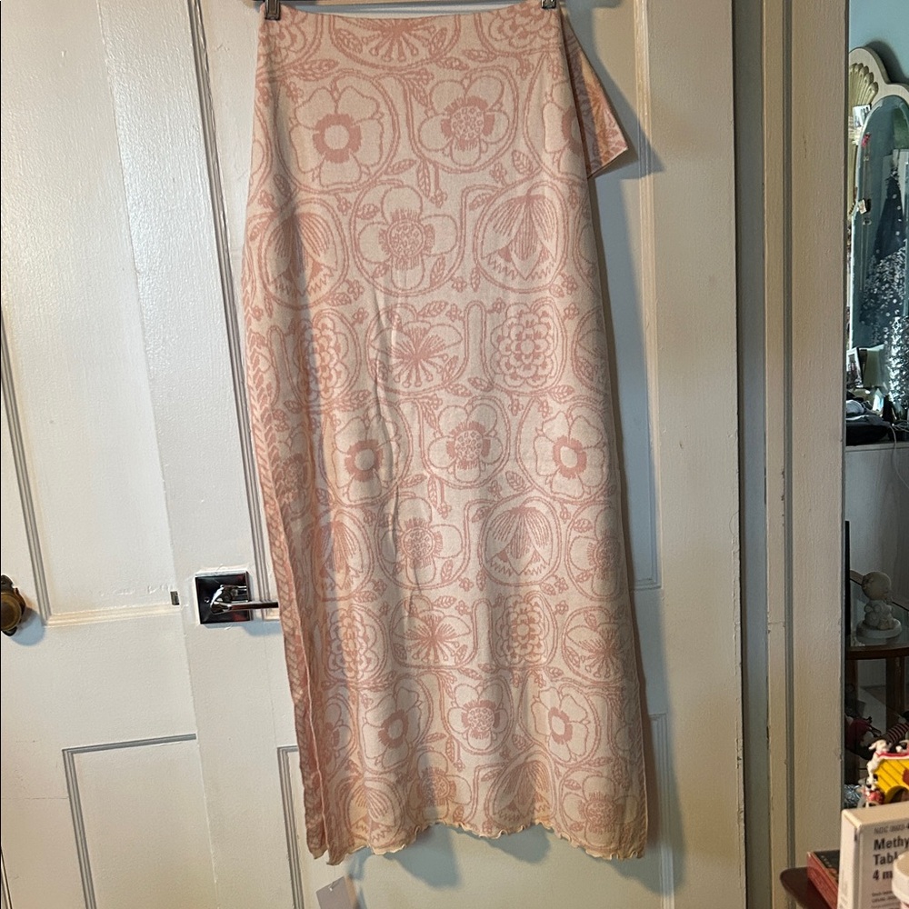 The Met Opera Pink and Cream Shawl